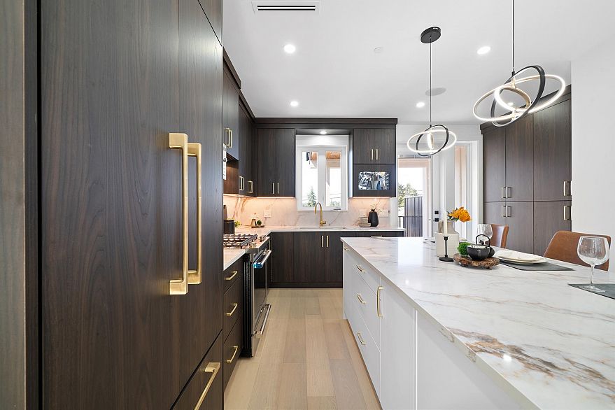 1 7361 Fraser Street