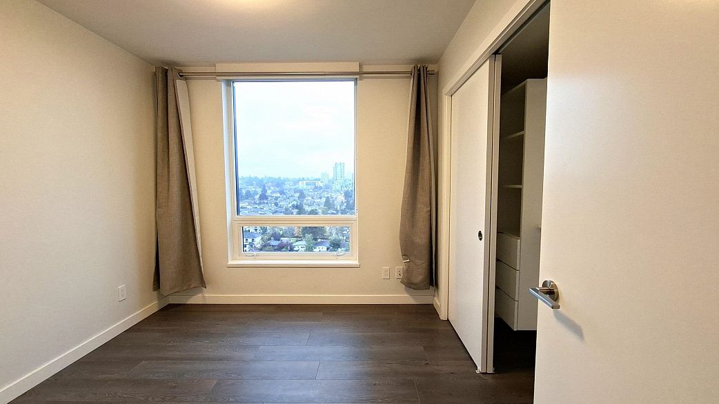 1905 8189 Cambie Street