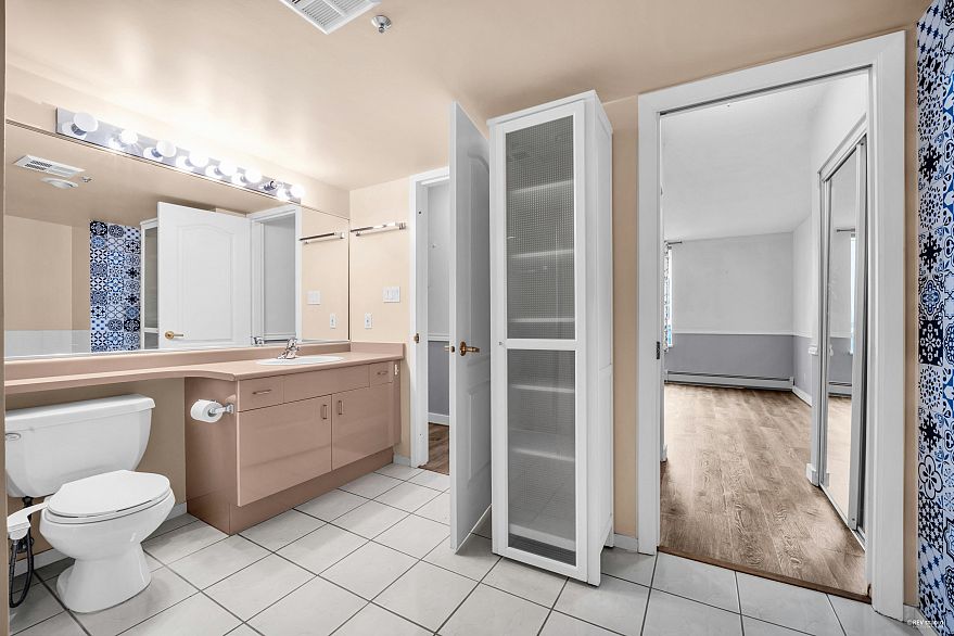 606 3061 E Kent Avenue North