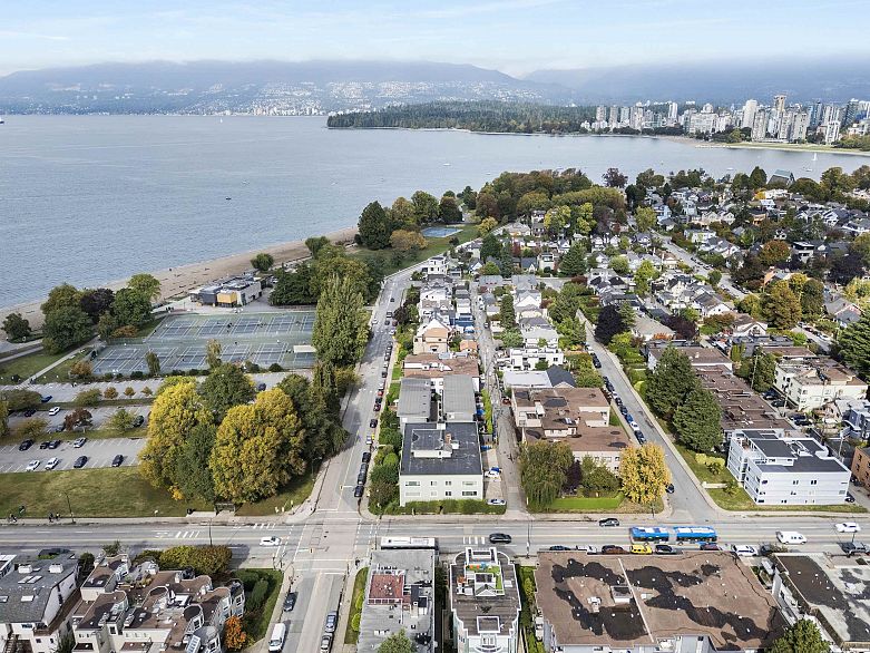 34 1480 Arbutus Street