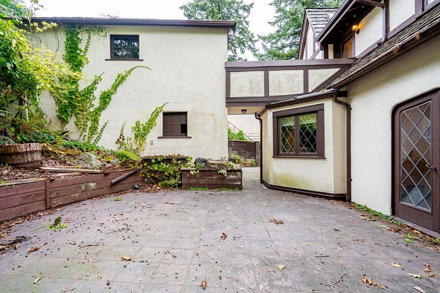 2806 W King Edward Avenue