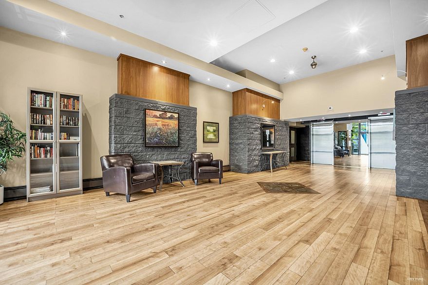 606 3061 E Kent Avenue North