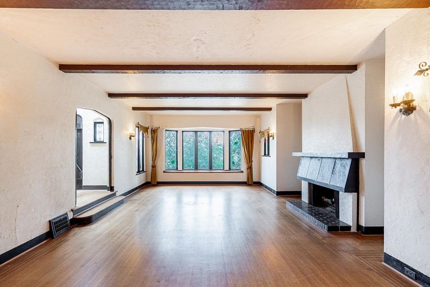 2806 W King Edward Avenue