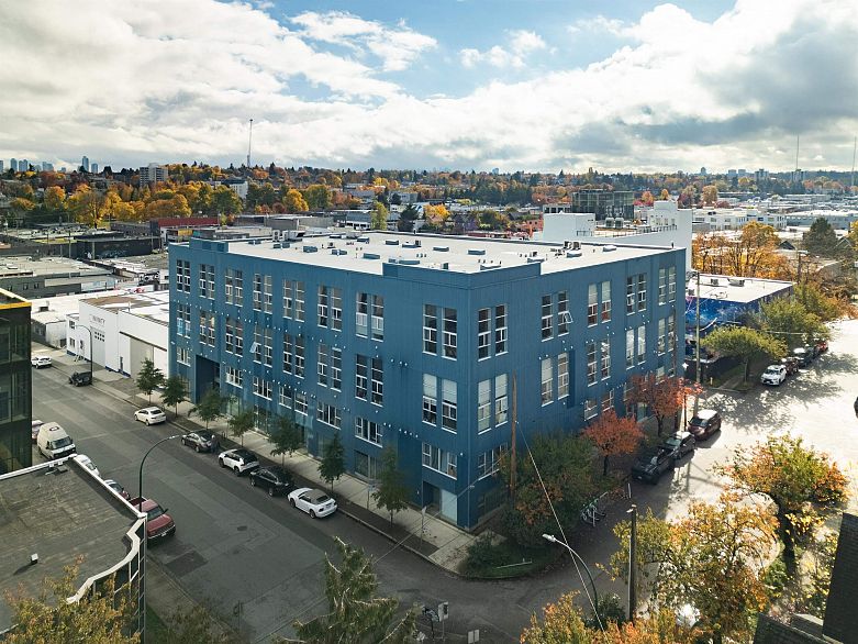 307 1220 E Pender Street