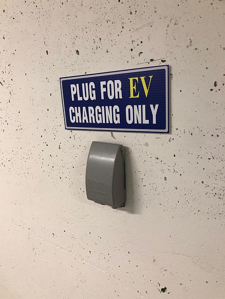 805 1708 Ontario Street