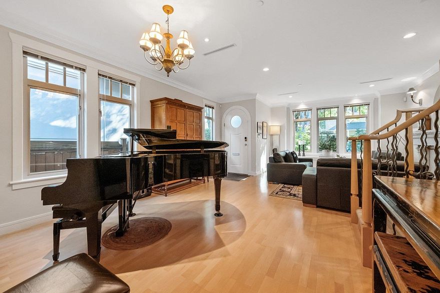 6677 Laburnum Street