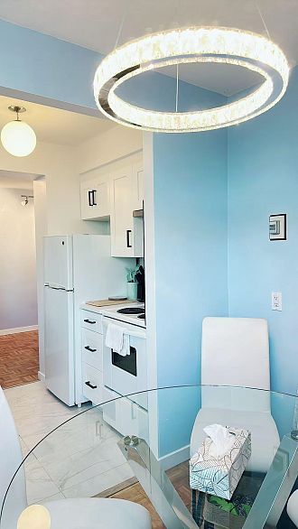 502 1850 Comox Street