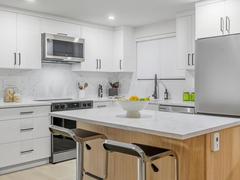 202 1165 Burnaby Street