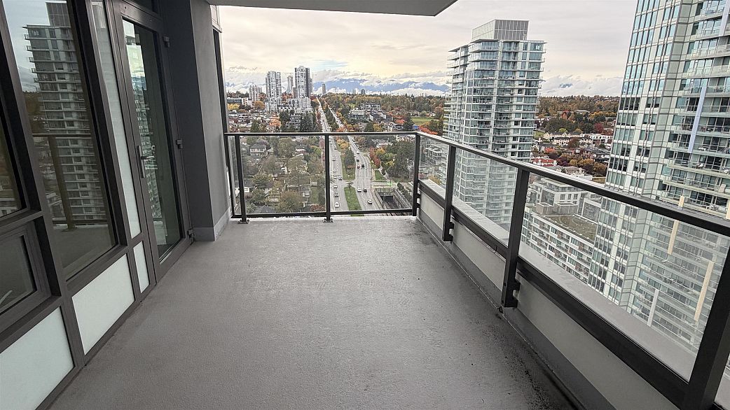 1905 8189 Cambie Street