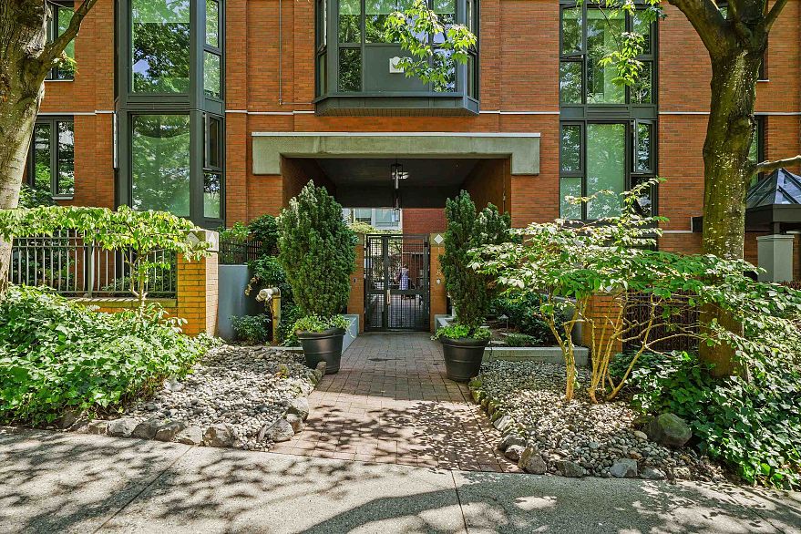 102 1488 Hornby Street