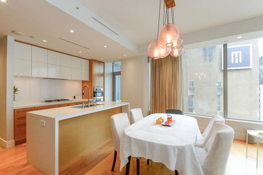 1603 667 Howe Street