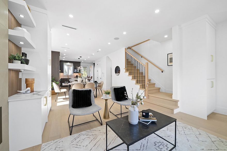 1 7361 Fraser Street