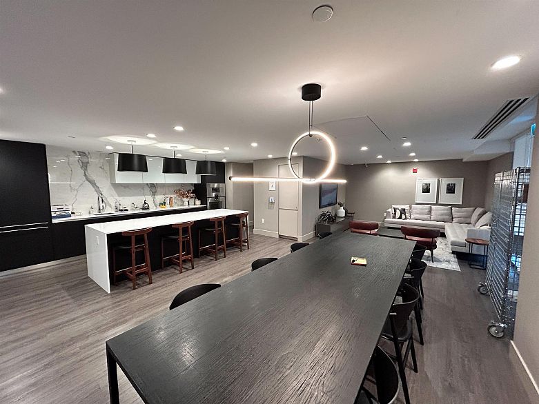 609 7428 Alberta Street