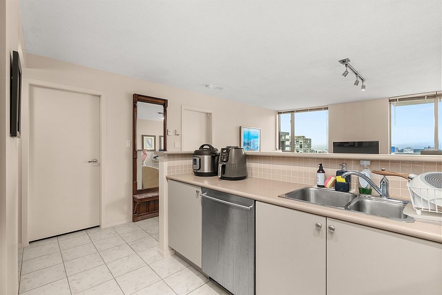 1607 1277 Nelson Street