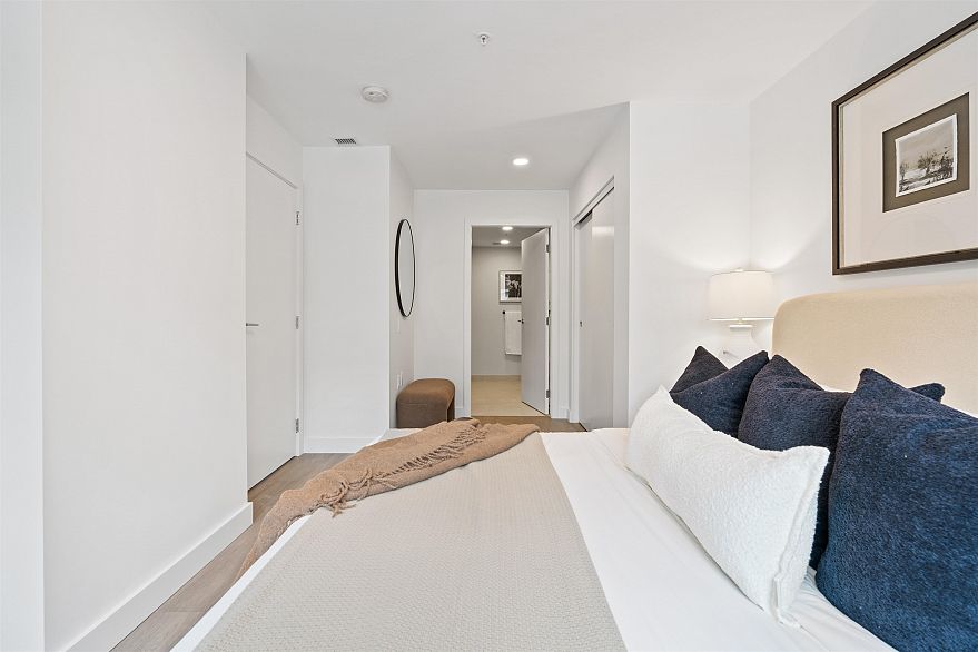 201 3590 W 39th Avenue