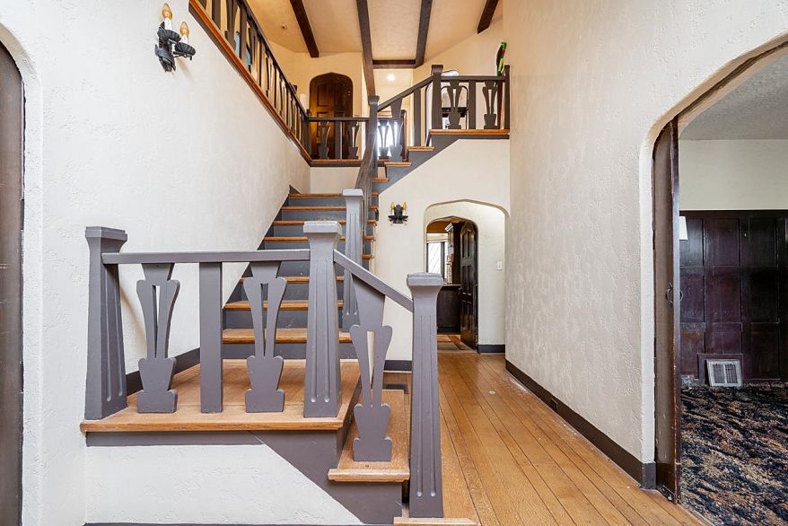 2806 W King Edward Avenue