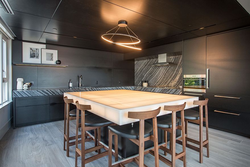 2004 885 Cambie Street