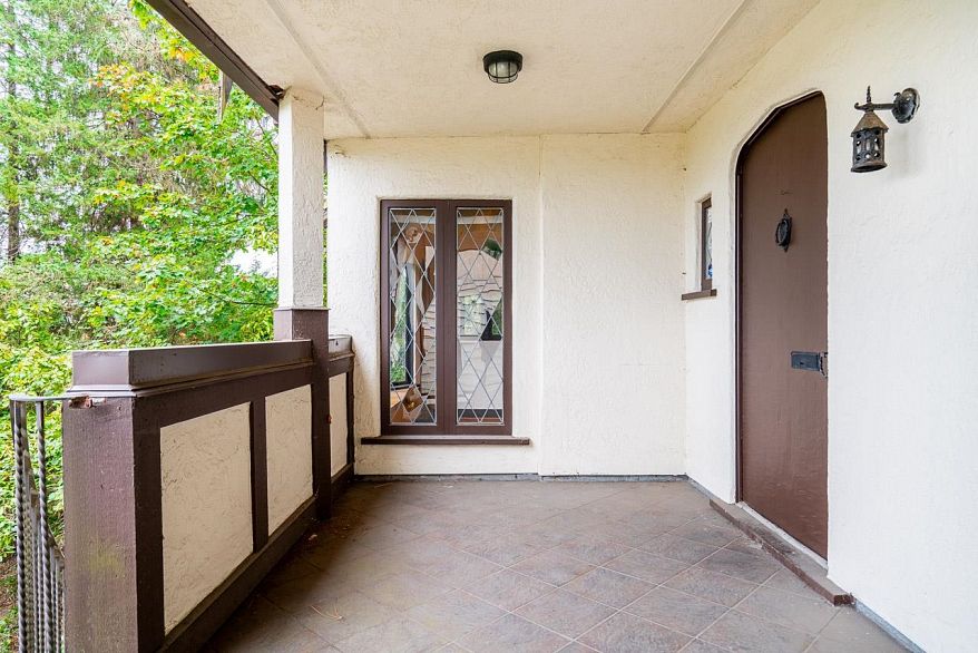 2806 W King Edward Avenue