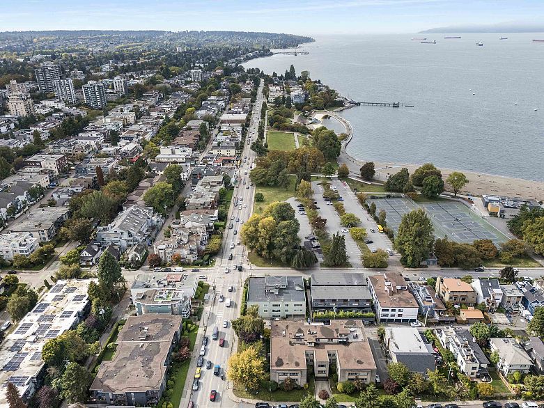 34 1480 Arbutus Street