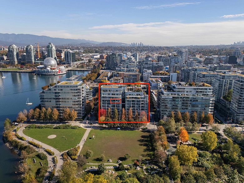 805 1616 Columbia Street