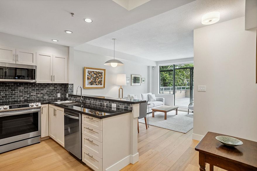 100 1688 Robson Street