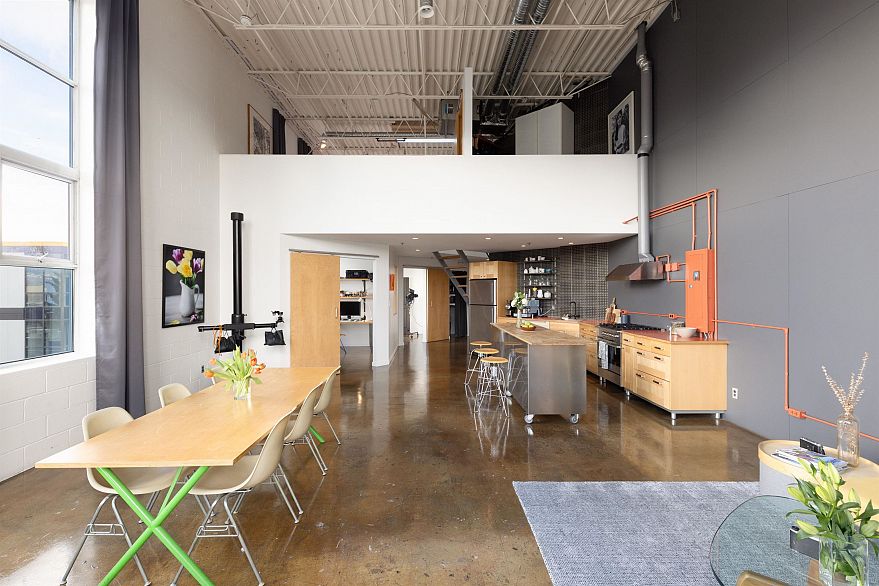 307 1220 E Pender Street