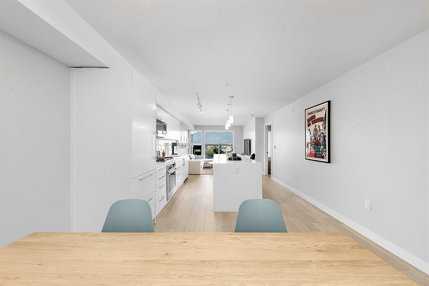 406 2508 Fraser Street