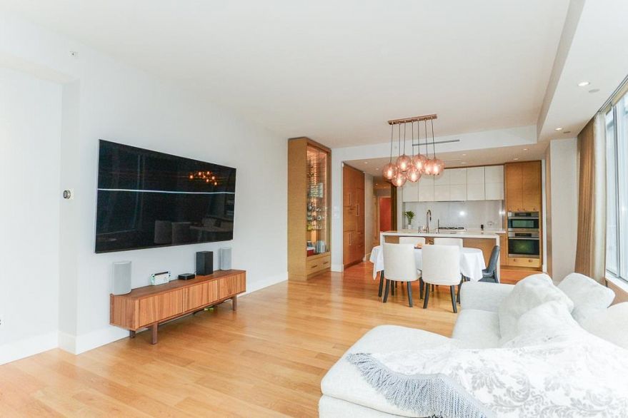 1603 667 Howe Street