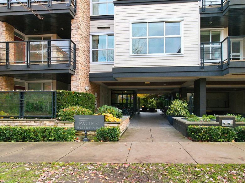 303 5928 Birney Avenue