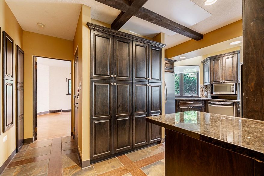 2806 W King Edward Avenue