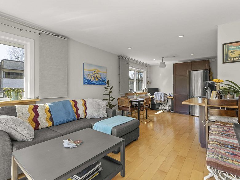 12 2223 Prince Edward Street