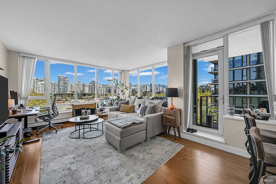 703 1833 Crowe Street