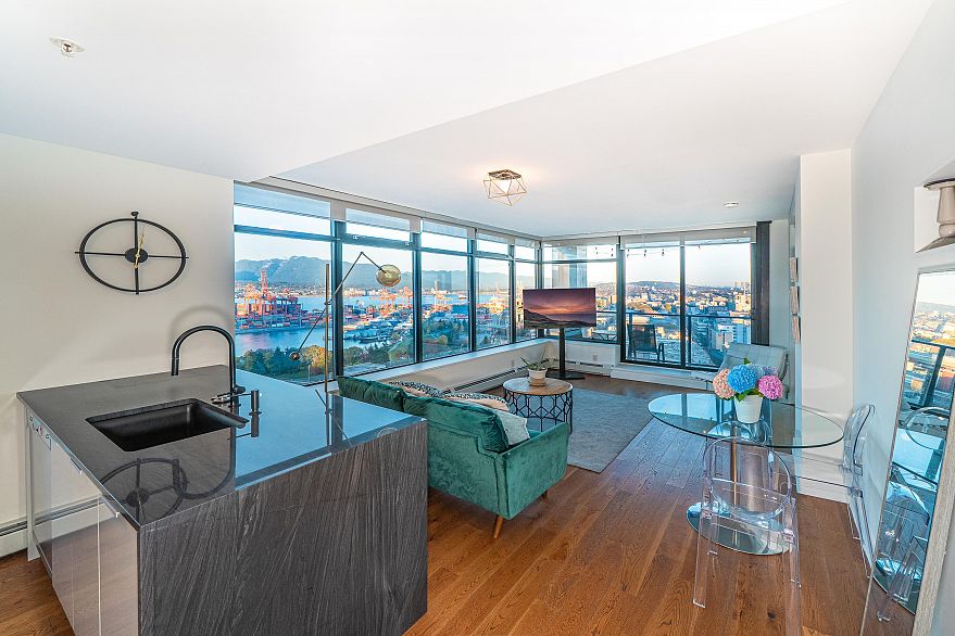 2401 108 W Cordova Street