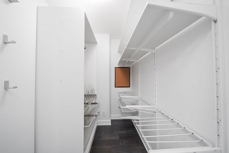 1805 1372 Seymour Street