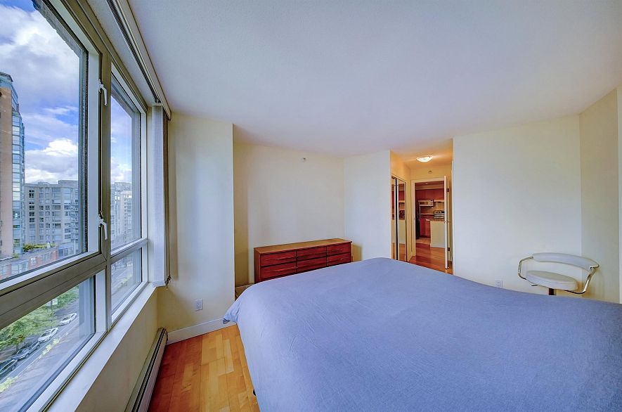 12E 199 Drake Street