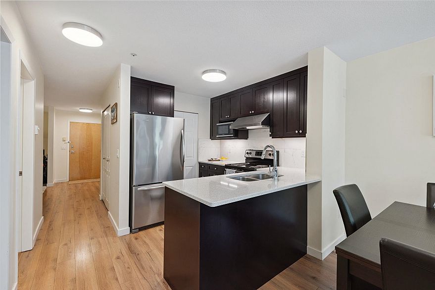 309 2288 Marstrand Avenue