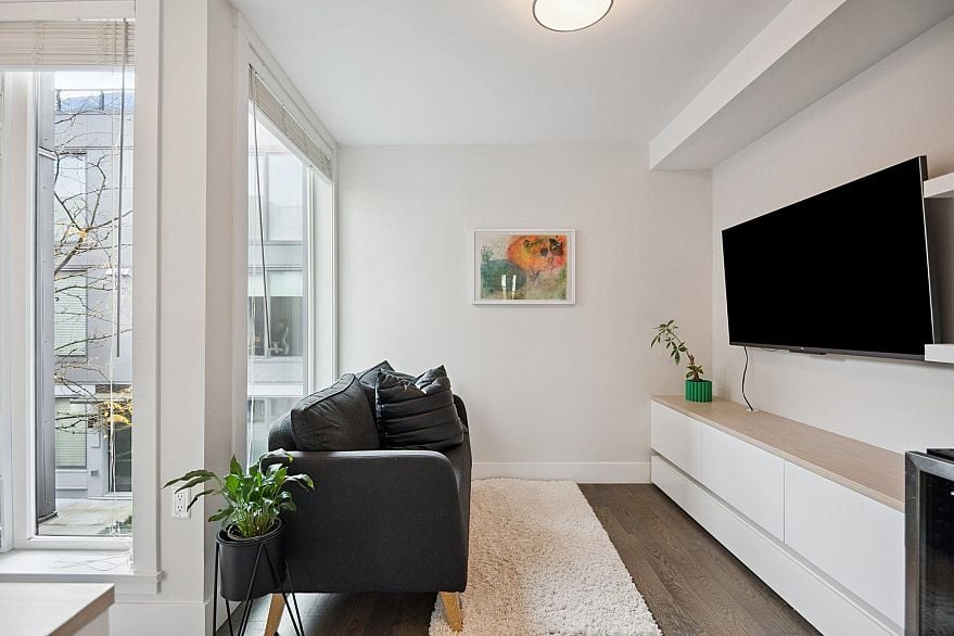 13 531 East 16th Avenue