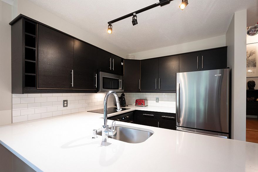 304 2250 W 3rd Avenue