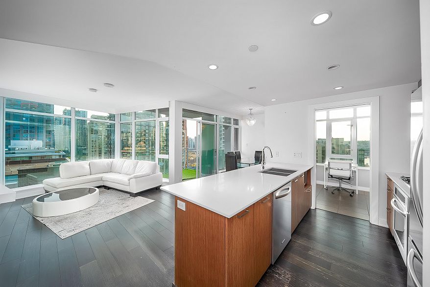 1805 1372 Seymour Street