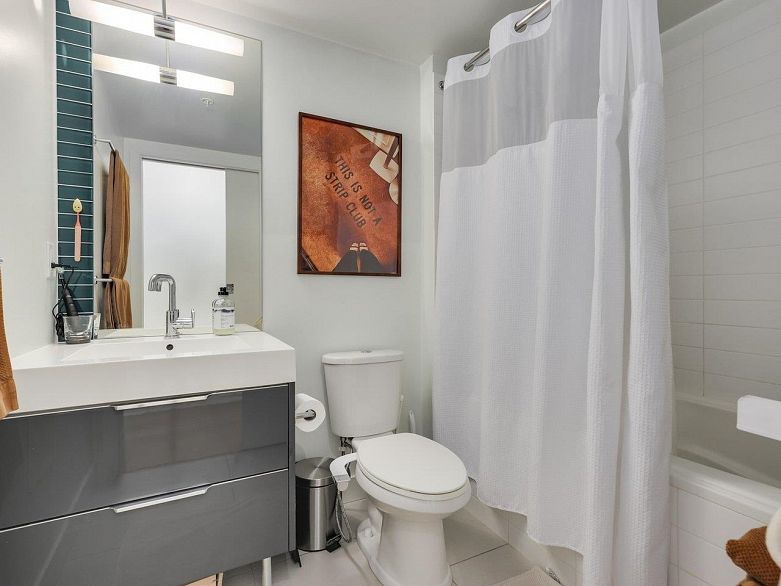 912 1325 Rolston Street