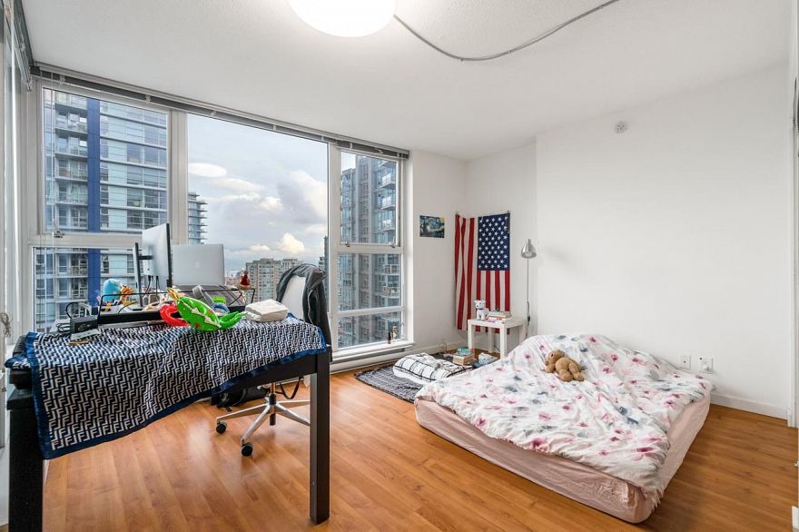 2307 668 Citadel Parade