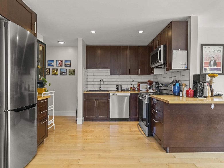 12 2223 Prince Edward Street