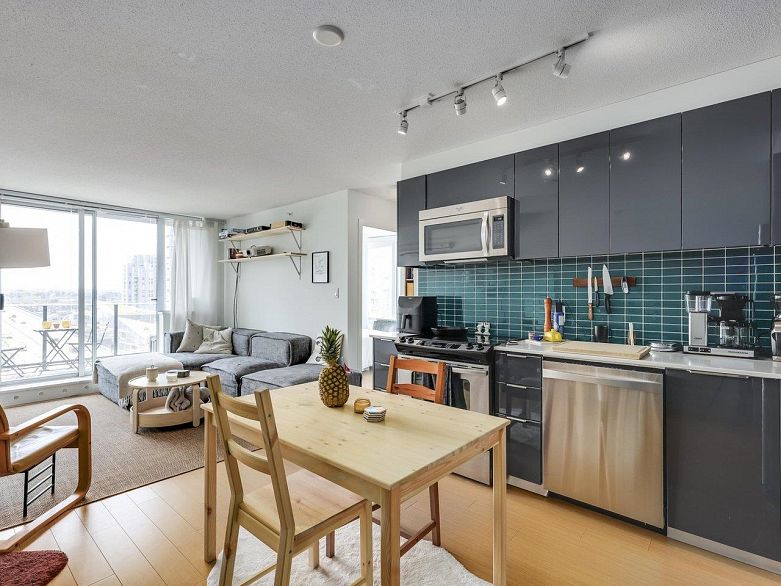 912 1325 Rolston Street