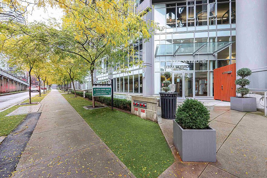 1805 1372 Seymour Street