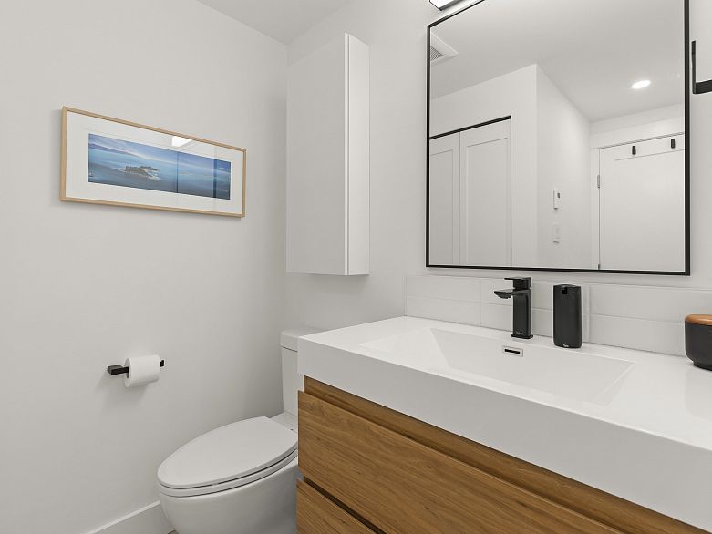 116 1890 W 6th Avenue