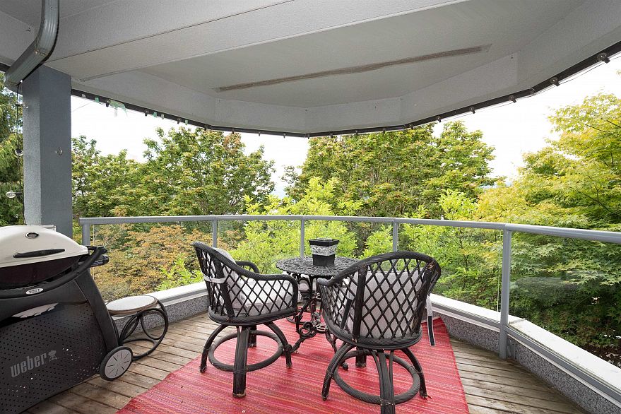 304 2250 W 3rd Avenue