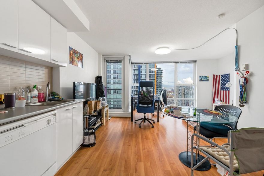 2307 668 Citadel Parade