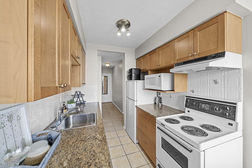 1003 2370 W 2nd Avenue