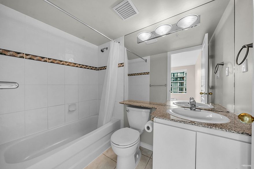 1608 1189 Howe Street