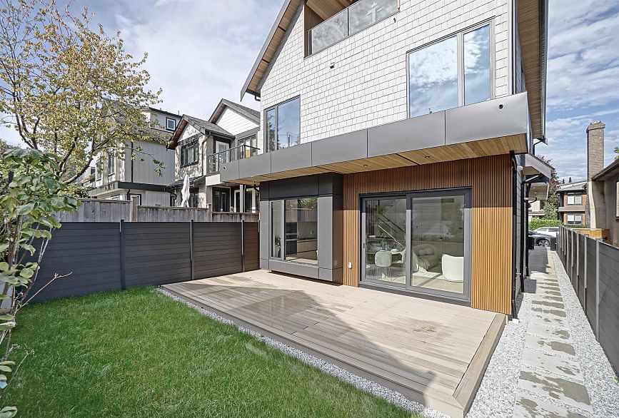 2 3460 W 14th Avenue